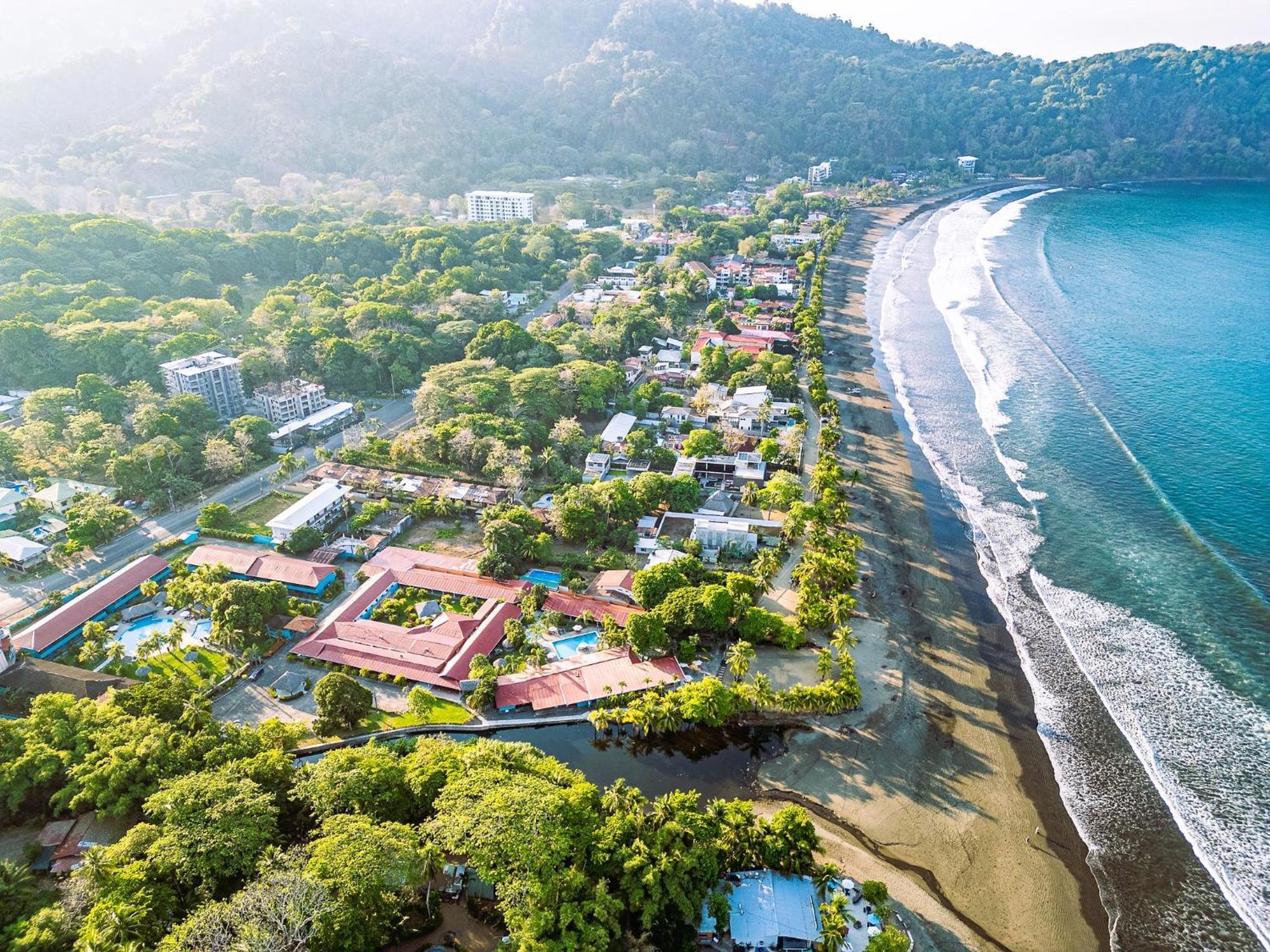 Beach Break Resort & Cr Surf Camp Jacó Eksteriør billede