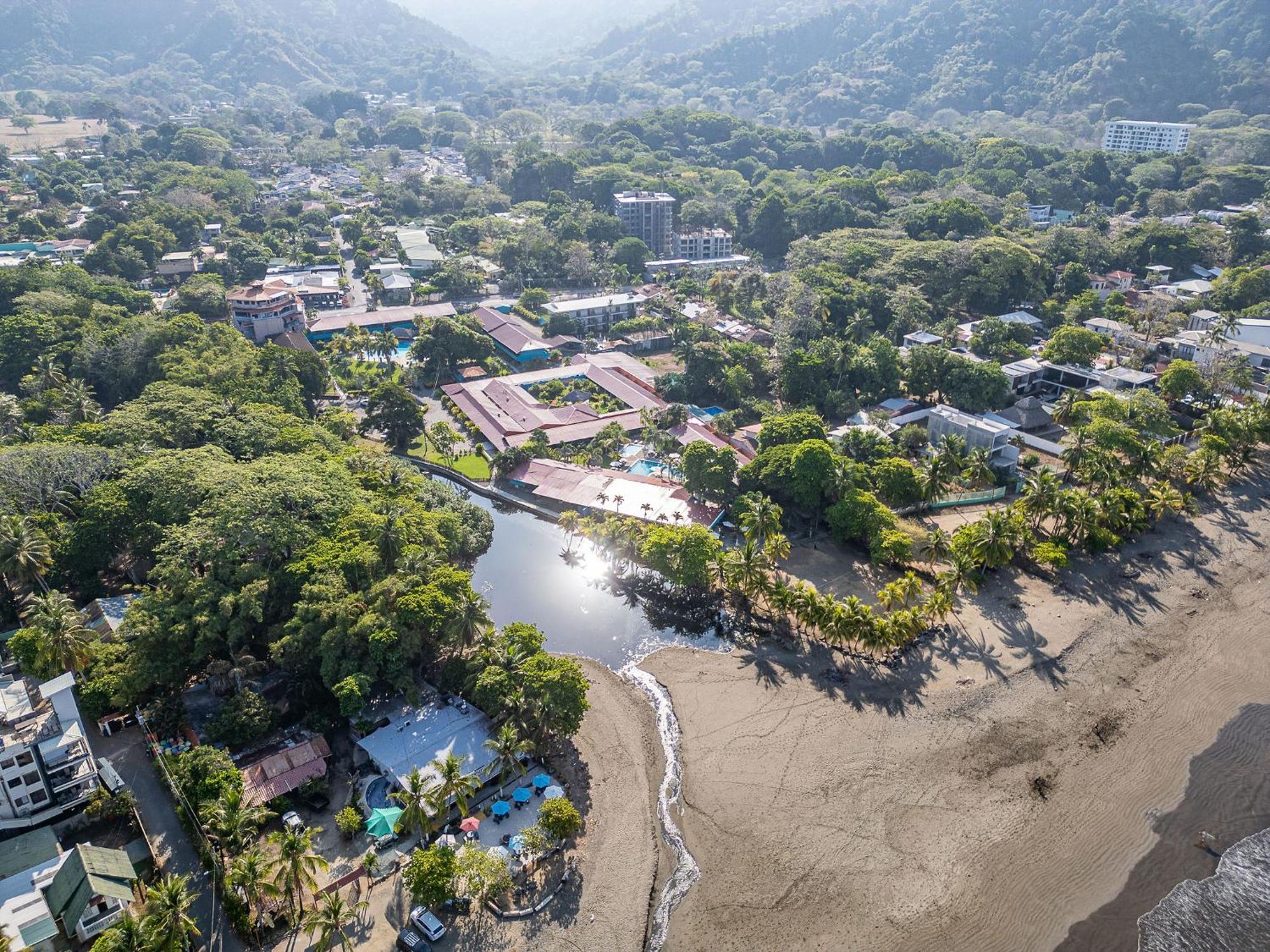 Beach Break Resort & Cr Surf Camp Jacó Eksteriør billede
